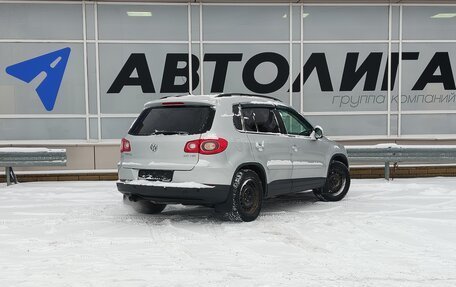 Volkswagen Tiguan I, 2010 год, 947 000 рублей, 2 фотография