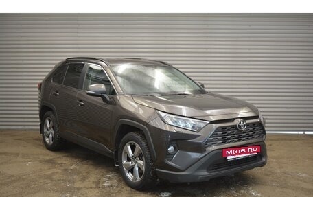 Toyota RAV4, 2020 год, 3 350 000 рублей, 2 фотография