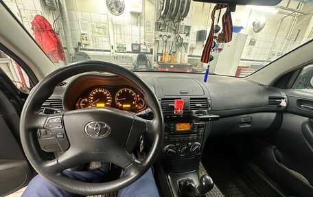 Toyota Avensis III рестайлинг, 2006 год, 759 000 рублей, 2 фотография