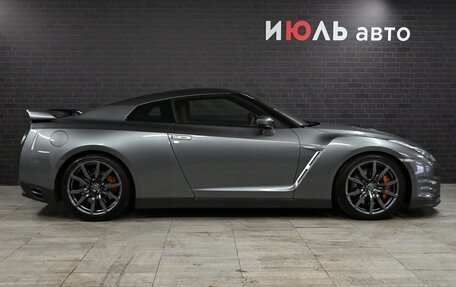 Nissan GT-R, 2015 год, 9 950 000 рублей, 18 фотография