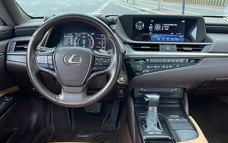 Lexus ES VII, 2021 год, 3 700 000 рублей, 10 фотография