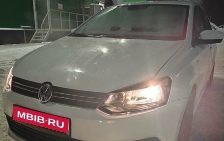 Volkswagen Polo VI (EU Market), 2013 год, 450 000 рублей, 1 фотография