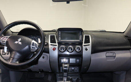 Mitsubishi Pajero Sport II рестайлинг, 2012 год, 1 810 000 рублей, 11 фотография