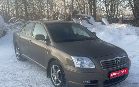 Toyota Avensis III рестайлинг, 2006 год, 750 000 рублей, 1 фотография