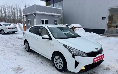 KIA Rio IV, 2020 год, 1 415 000 рублей, 2 фотография