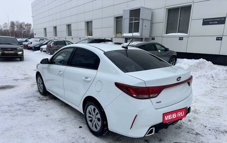 KIA Rio IV, 2020 год, 1 415 000 рублей, 4 фотография