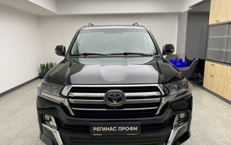 Toyota Land Cruiser 200, 2015 год, 5 700 000 рублей, 2 фотография