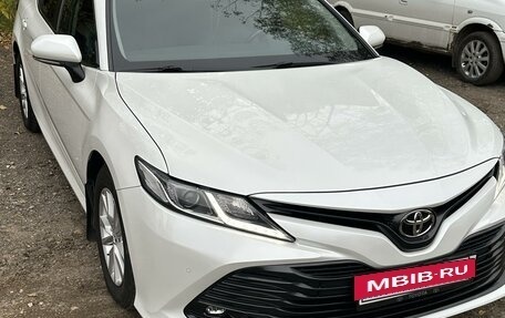 Toyota Camry, 2018 год, 2 280 000 рублей, 2 фотография