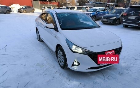 Hyundai Solaris II рестайлинг, 2022 год, 1 720 000 рублей, 2 фотография