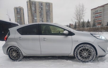 Toyota Aqua I, 2018 год, 1 380 000 рублей, 3 фотография