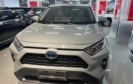 Toyota RAV4, 2020 год, 3 795 000 рублей, 2 фотография