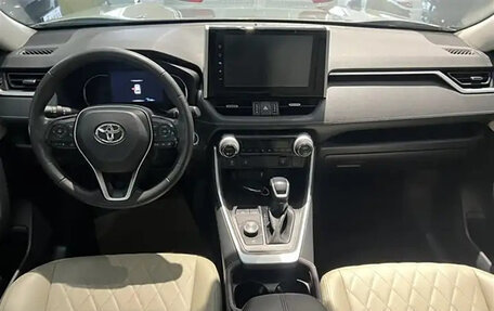 Toyota RAV4, 2020 год, 3 795 000 рублей, 9 фотография