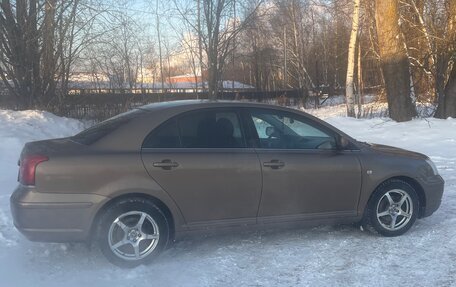 Toyota Avensis III рестайлинг, 2006 год, 750 000 рублей, 2 фотография