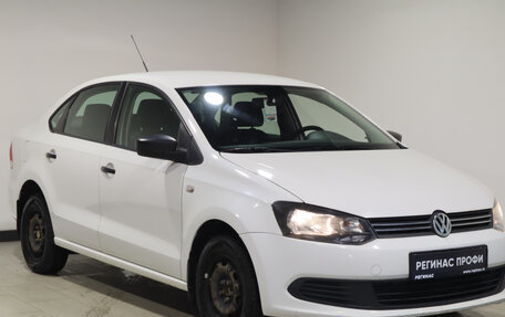 Volkswagen Polo VI (EU Market), 2012 год, 615 000 рублей, 2 фотография