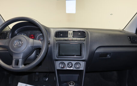 Volkswagen Polo VI (EU Market), 2012 год, 615 000 рублей, 11 фотография