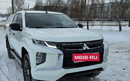 Mitsubishi L200 IV рестайлинг, 2023 год, 4 300 000 рублей, 8 фотография