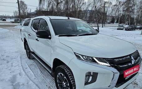 Mitsubishi L200 IV рестайлинг, 2023 год, 4 300 000 рублей, 11 фотография