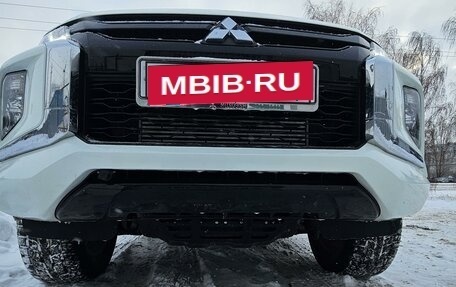 Mitsubishi L200 IV рестайлинг, 2023 год, 4 300 000 рублей, 12 фотография