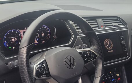 Volkswagen Tiguan II, 2021 год, 4 050 000 рублей, 2 фотография