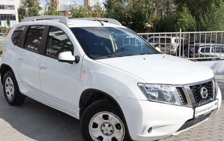 Nissan Terrano III, 2015 год, 1 019 000 рублей, 2 фотография