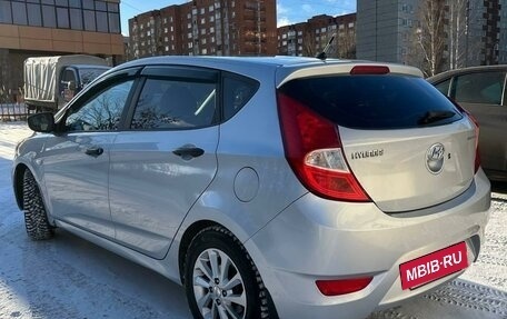 Hyundai Solaris II рестайлинг, 2012 год, 830 000 рублей, 2 фотография