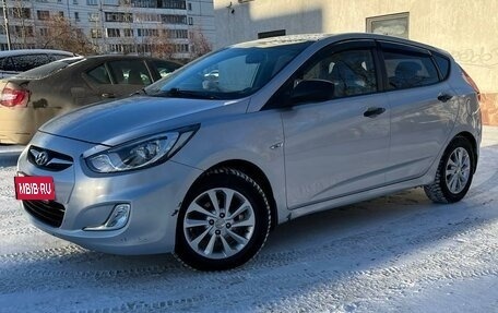 Hyundai Solaris II рестайлинг, 2012 год, 830 000 рублей, 3 фотография