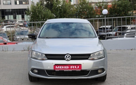 Volkswagen Jetta VI, 2013 год, 748 000 рублей, 2 фотография