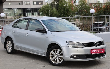 Volkswagen Jetta VI, 2013 год, 748 000 рублей, 3 фотография