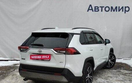 Toyota RAV4, 2021 год, 3 400 000 рублей, 5 фотография