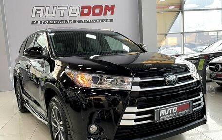 Toyota Highlander III, 2017 год, 4 157 000 рублей, 2 фотография