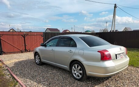 Toyota Avensis III рестайлинг, 2003 год, 720 000 рублей, 4 фотография