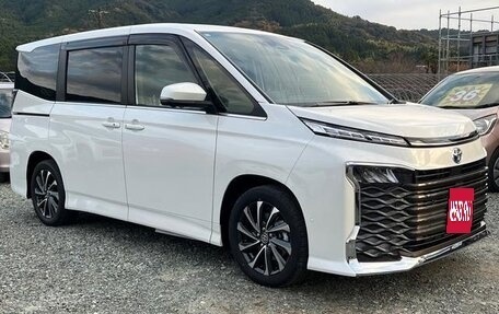 Toyota Voxy, 2024 год, 4 850 000 рублей, 5 фотография