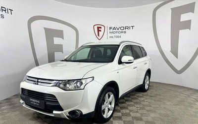 Mitsubishi Outlander III рестайлинг 3, 2014 год, 2 300 000 рублей, 1 фотография