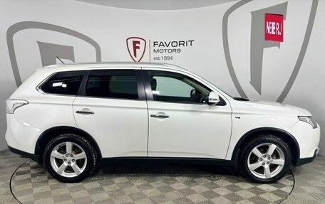 Mitsubishi Outlander III рестайлинг 3, 2014 год, 2 300 000 рублей, 4 фотография