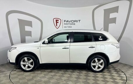 Mitsubishi Outlander III рестайлинг 3, 2014 год, 2 300 000 рублей, 5 фотография