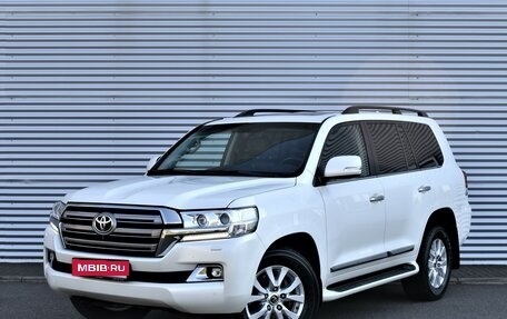 Toyota Land Cruiser 200, 2015 год, 6 900 000 рублей, 1 фотография