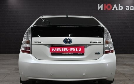 Toyota Prius, 2010 год, 1 075 000 рублей, 4 фотография