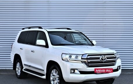 Toyota Land Cruiser 200, 2015 год, 6 900 000 рублей, 3 фотография