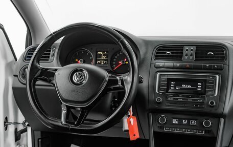 Volkswagen Polo VI (EU Market), 2017 год, 995 000 рублей, 11 фотография