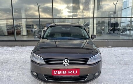 Volkswagen Jetta VI, 2011 год, 900 000 рублей, 2 фотография