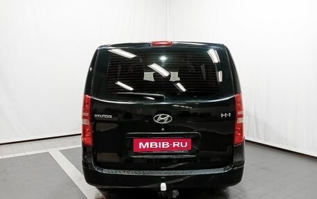 Hyundai H-1 II рестайлинг, 2012 год, 1 850 000 рублей, 7 фотография