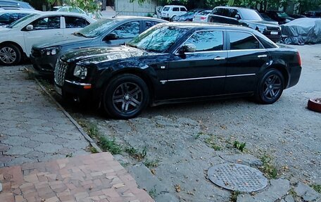 Chrysler 300C II, 2005 год, 1 599 999 рублей, 2 фотография