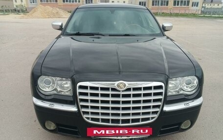 Chrysler 300C II, 2005 год, 1 599 999 рублей, 8 фотография