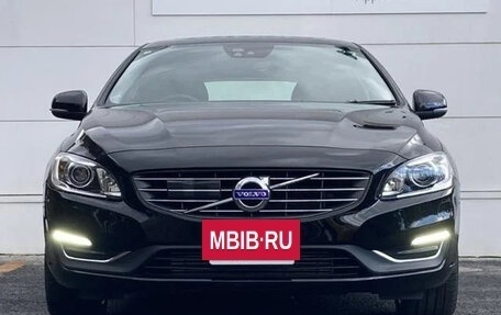 Volvo V60 I, 2014 год, 890 000 рублей, 2 фотография