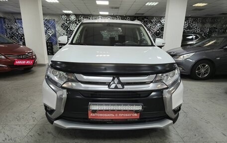 Mitsubishi Outlander III рестайлинг 3, 2015 год, 1 799 000 рублей, 2 фотография