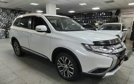 Mitsubishi Outlander III рестайлинг 3, 2015 год, 1 799 000 рублей, 3 фотография