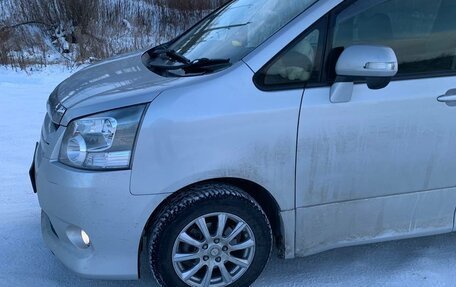 Toyota Noah III, 2008 год, 1 450 000 рублей, 17 фотография