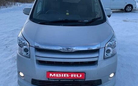 Toyota Noah III, 2008 год, 1 450 000 рублей, 21 фотография