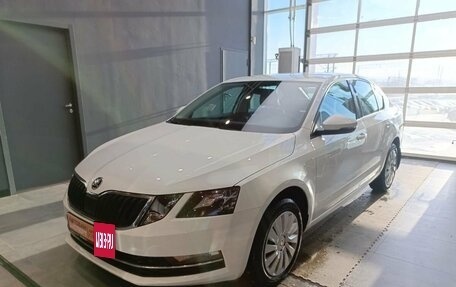 Skoda Octavia, 2019 год, 1 899 000 рублей, 3 фотография