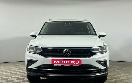 Volkswagen Tiguan II, 2021 год, 3 279 000 рублей, 2 фотография